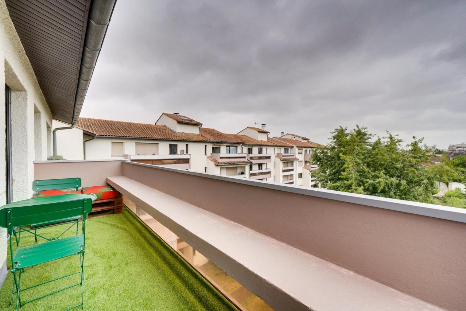 Nice Apartment With Balcony St Genes And Parking Bordeaux Eksteriør bilde